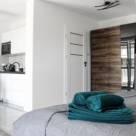 Apartament Black-Niska Z Garazem Podziemnym Kielce Bagian luar foto