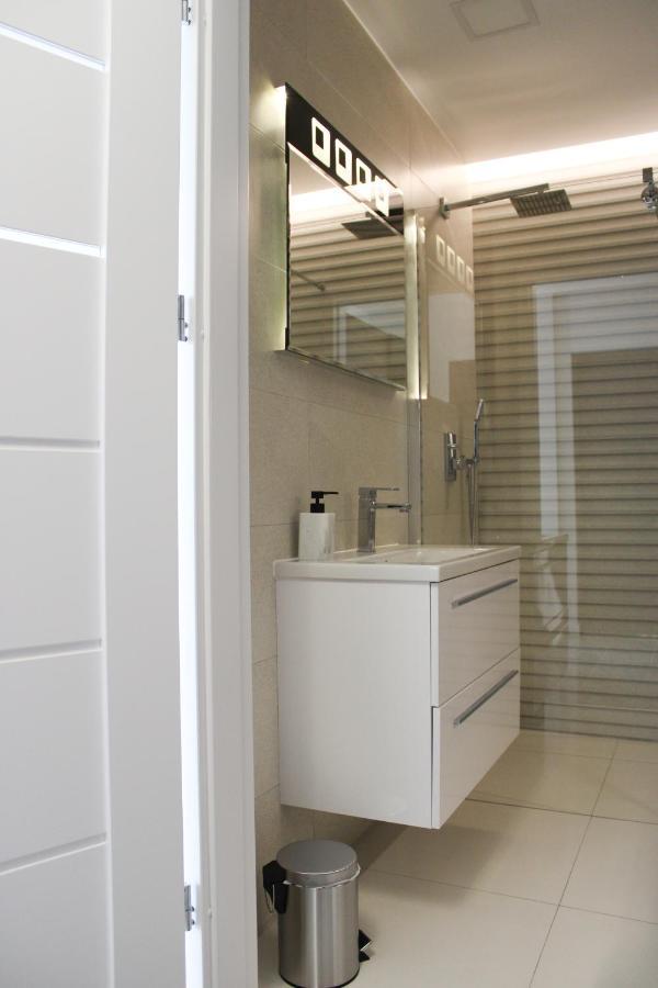 Apartament Black-Niska Z Garazem Podziemnym Kielce Bagian luar foto